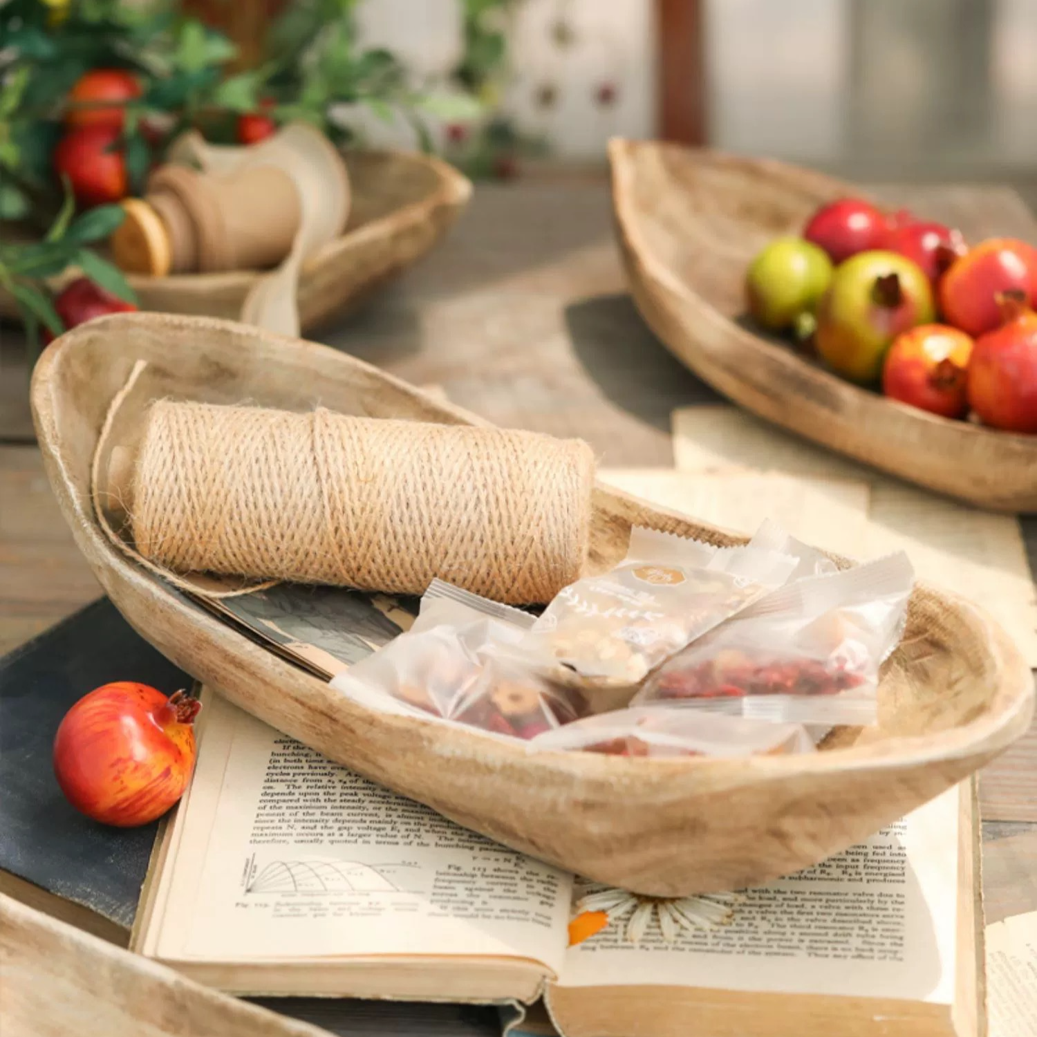 Wooden Boat-Shaped Fruit Platters