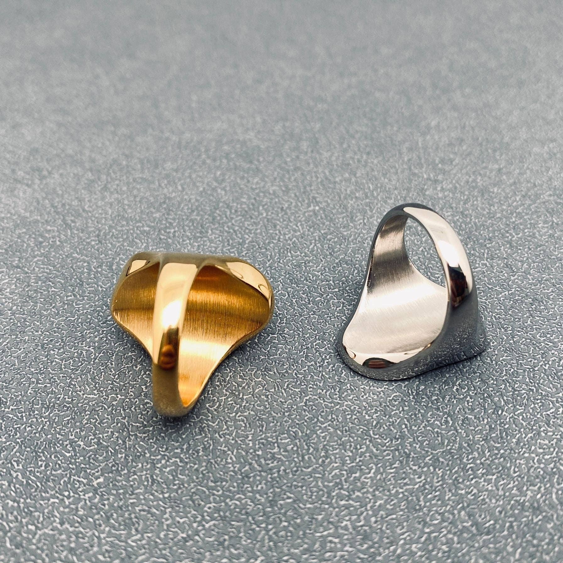 Shell Geometric 18K Gold Plated Stainless Steel Ring | Size 8