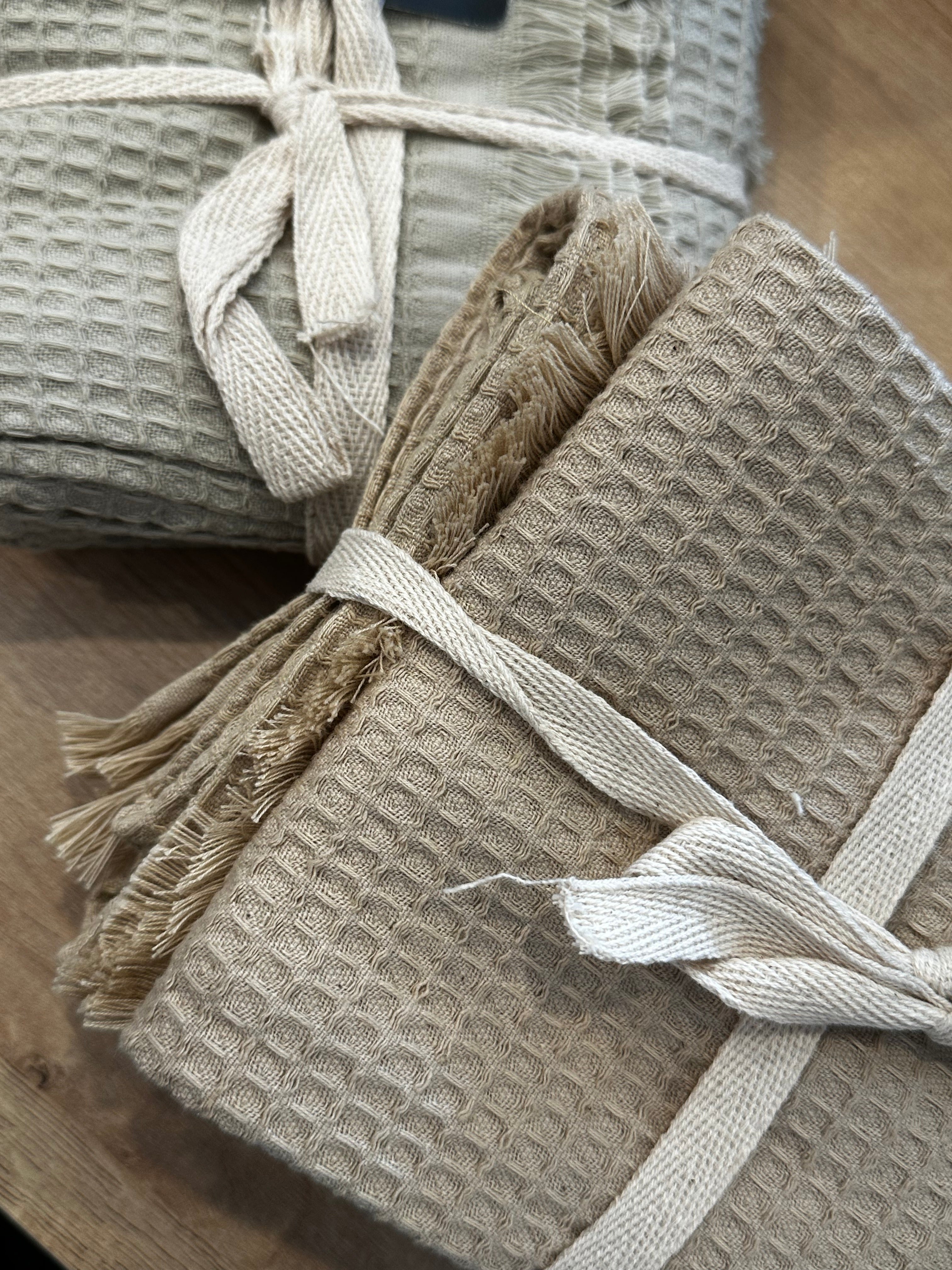 S/2 Sage Waffle Fringe Towels