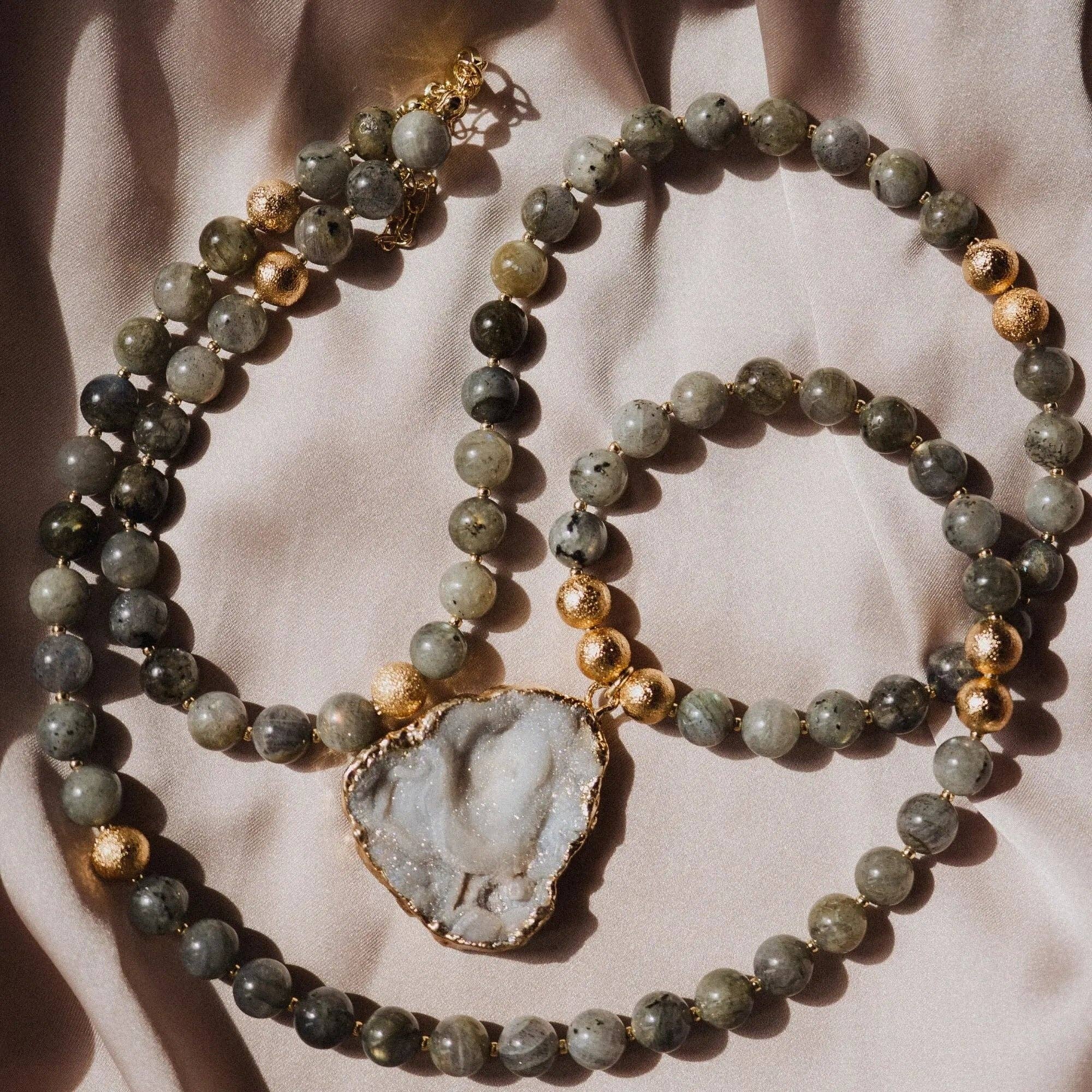 PHOEBE´S - Labradorite necklace, bohemian necklace: Labradorite