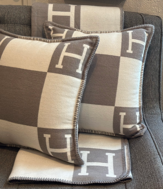H Inspired 3pc Throw and Pillow